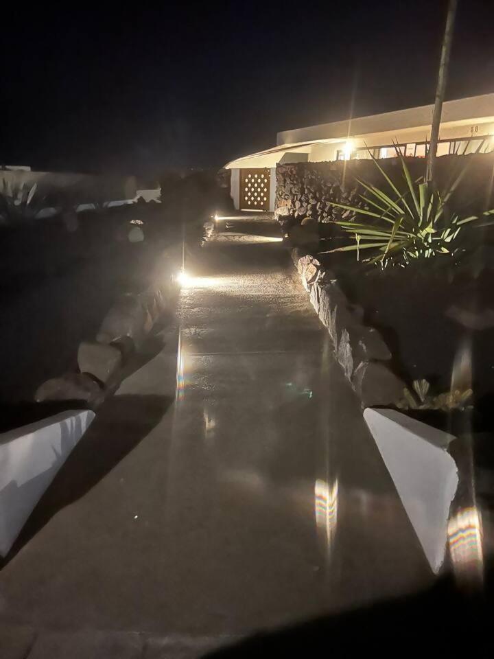Lanzarote Famara Beach Bungalow Exterior foto